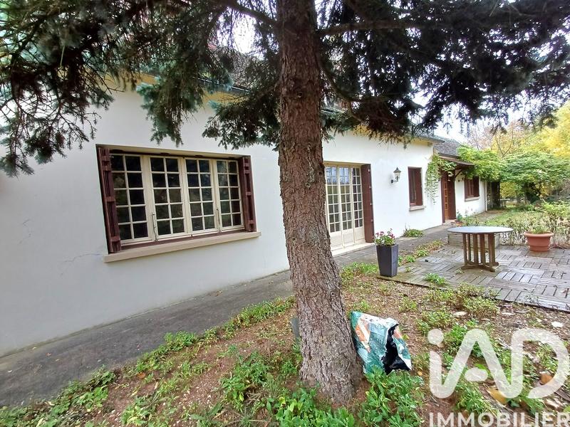 Maison - 230 m² - 8 pièces