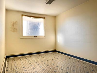 Maison - 303 m² - 12 pièces