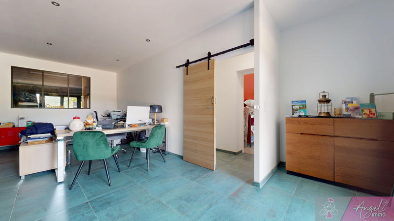 Local commercial - 382 m² - 14 pièces