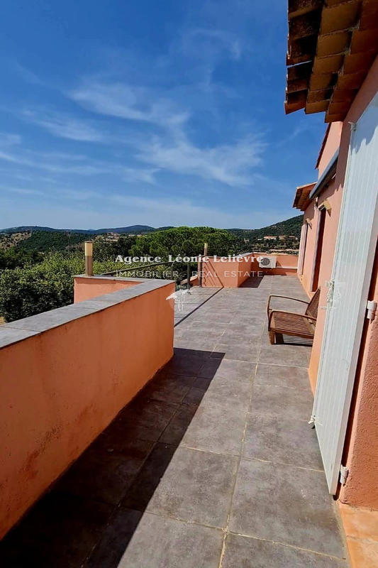 Maison - 180 m² - 5 pièces