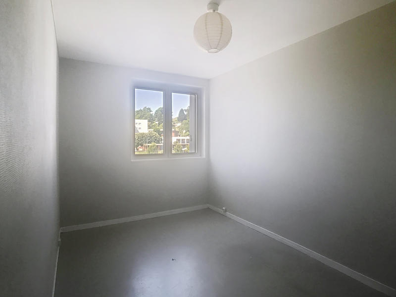 Appartement - 83 m² - 5 pièces