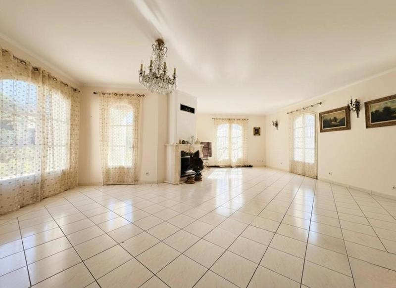 Maison - 168 m² - 5 pièces