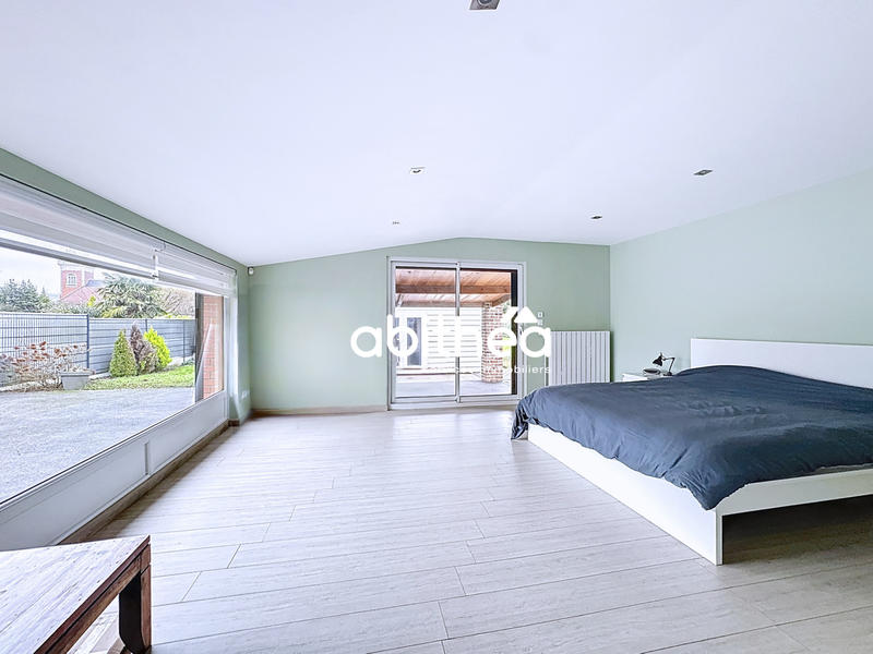 Maison - 181 m² - 7 pièces