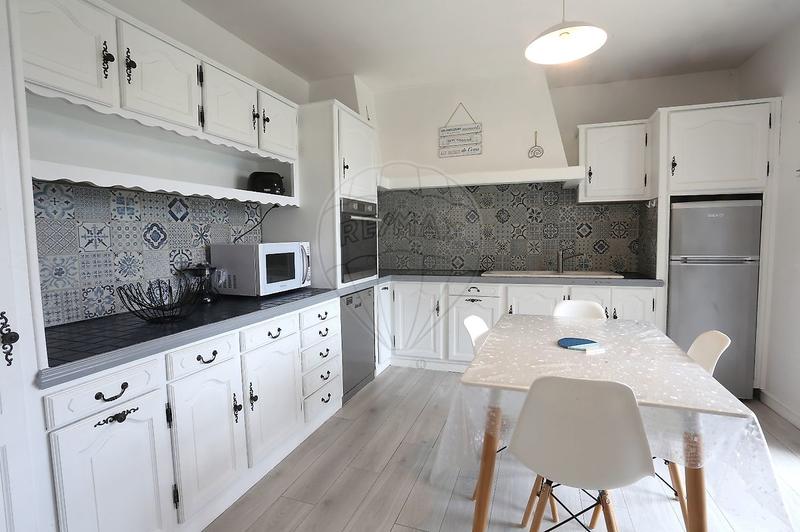 Maison - 254 m² - 12 pièces