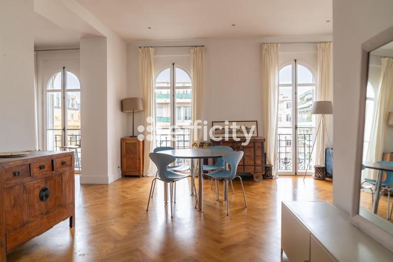 Appartement - 168 m² - 6 pièces