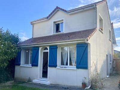 Maison - 99 m² - 5 pièces