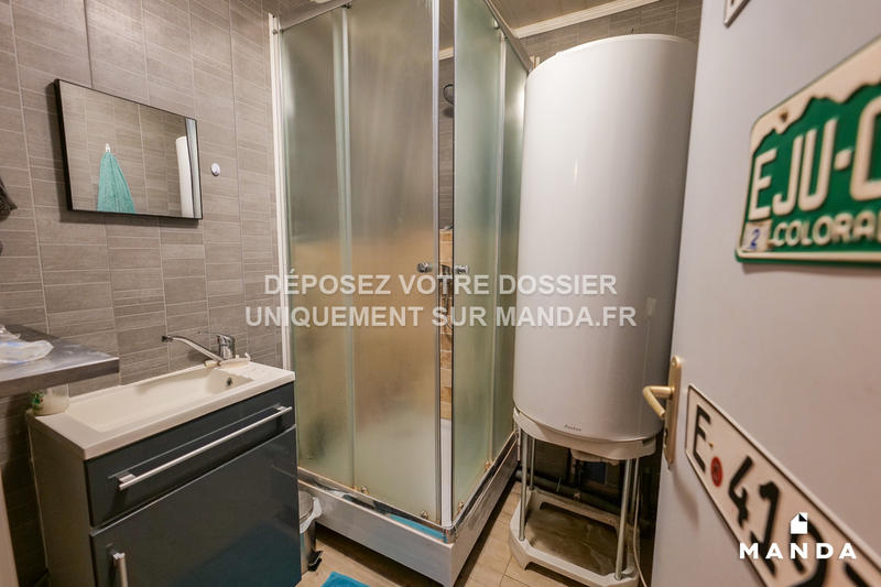 Chambre - 10 m² - 7 pièces