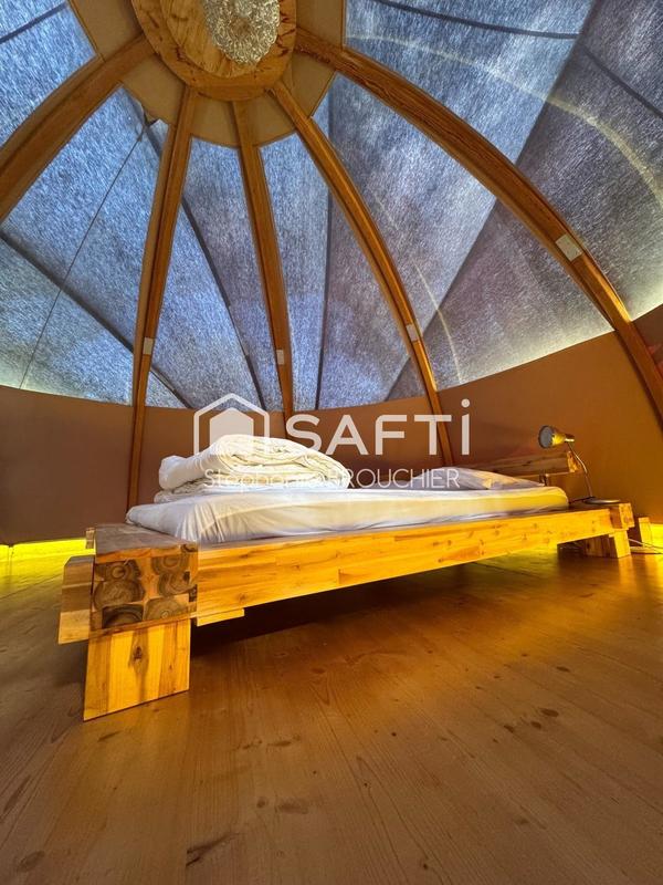 Maison - 165 m² - 9 pièces