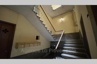 Maison - 270 m² - 12 pièces