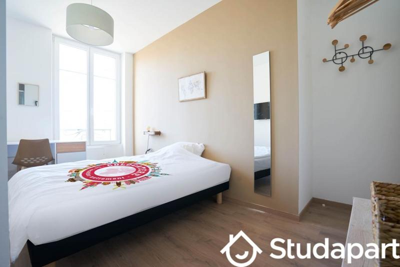 Chambre - 9 m² - 1 pièce