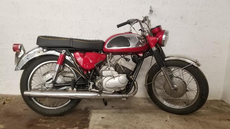 Kawasaki Avenger 350 kawasaki rouge 0350