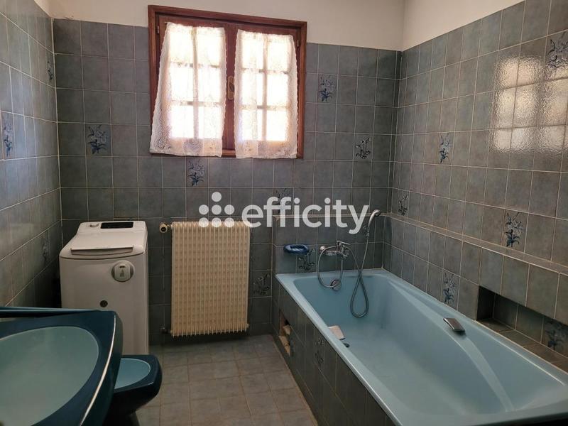 Maison - 260 m² - 12 pièces