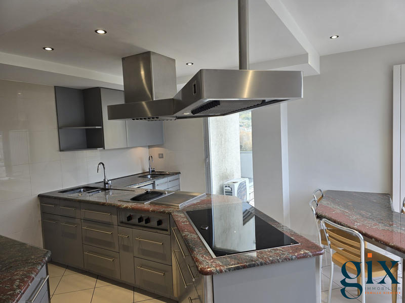 Duplex - 157 m² - 5 pièces