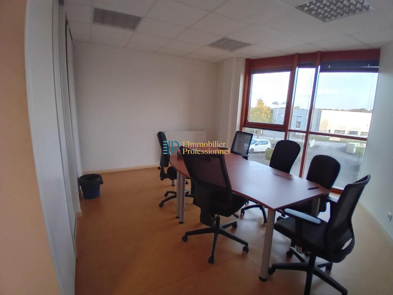 Bureau - 764 m² - 19 pièces