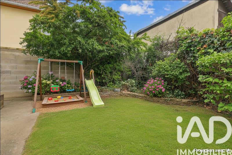 Maison - 230 m² - 9 pièces