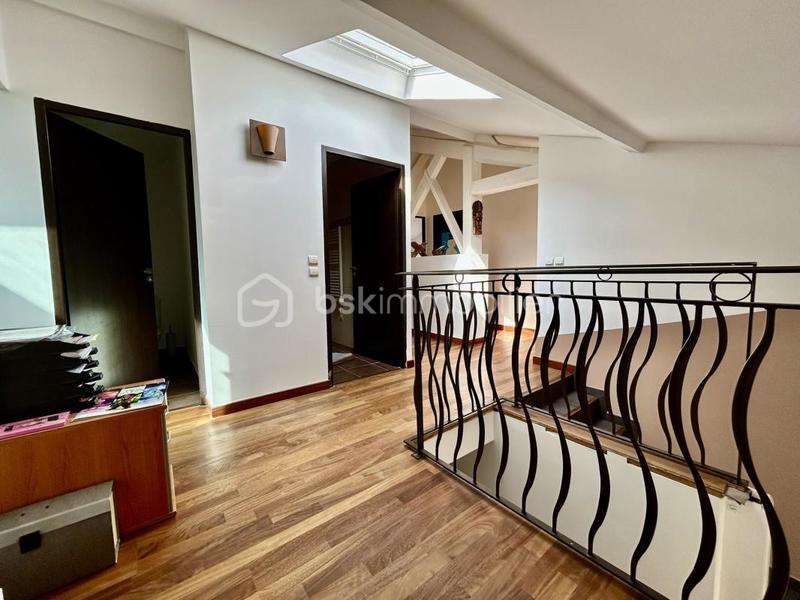 Maison - 166 m² - 6 pièces