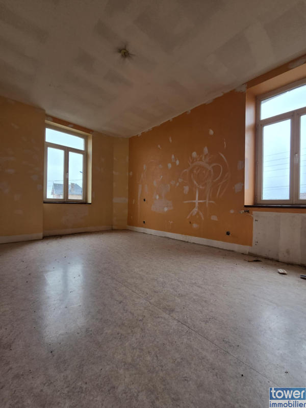 Maison - 295 m² - 16 pièces