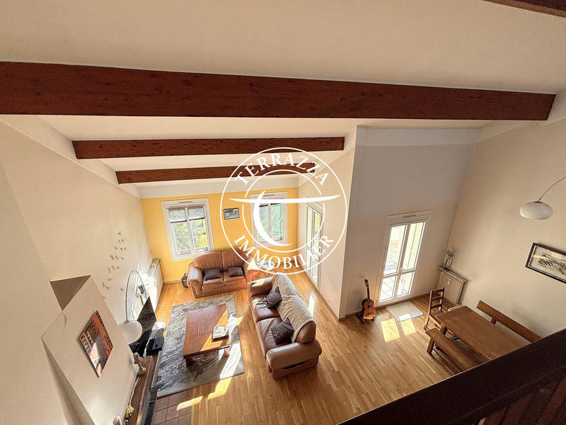 Duplex - 207 m² - 9 pièces