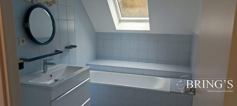 Maison - 225 m² - 9 pièces