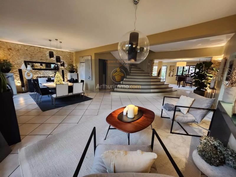 Maison - 254 m² - 10 pièces