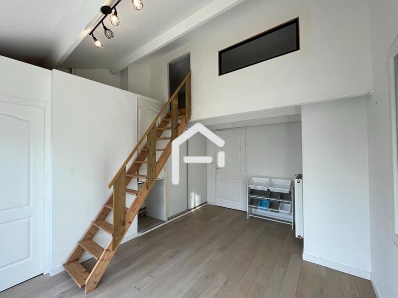 Demeure - 250 m² - 9 pièces