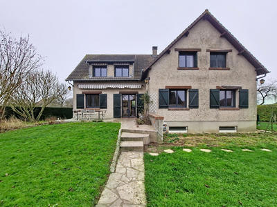 Maison - 210 m² - 10 pièces