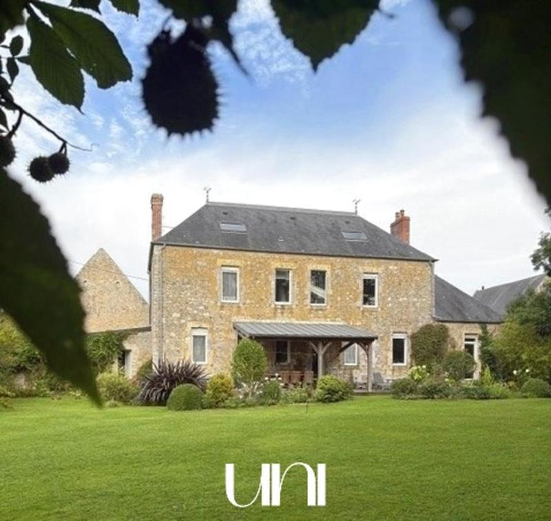 Maison - 415 m² - 16 pièces