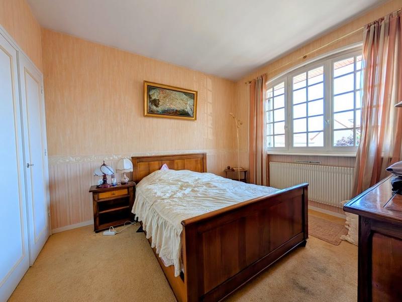 Maison - 232 m² - 8 pièces