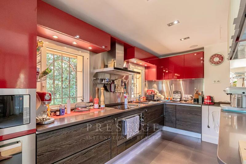 Maison - 246 m² - 6 pièces