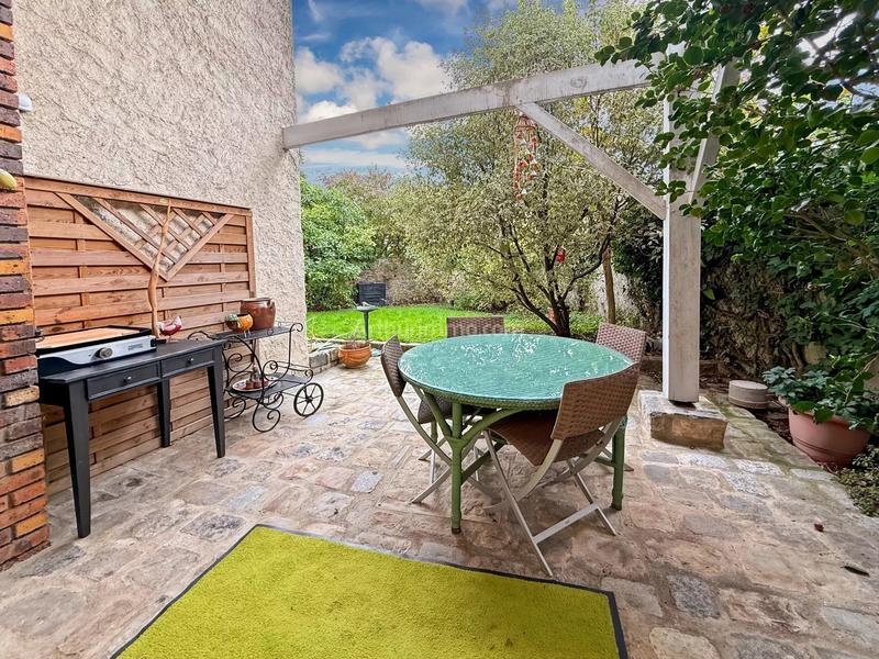 Maison - 291 m² - 9 pièces