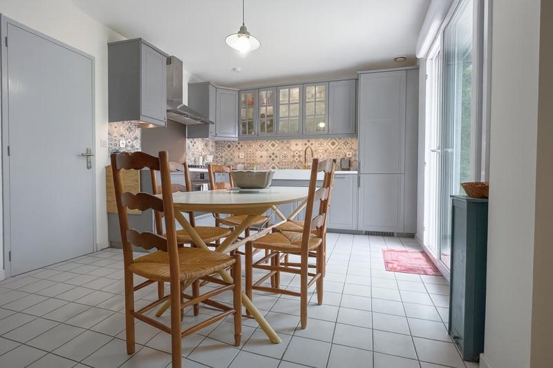 Maison - 177 m² - 9 pièces