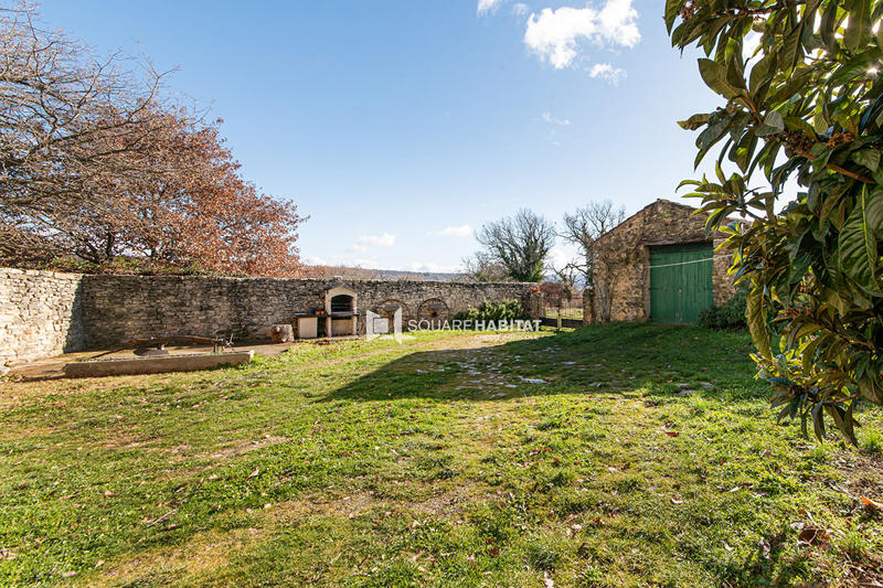 Maison - 235 m² - 7 pièces