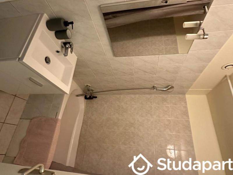 Chambre - 9 m² - 1 pièce