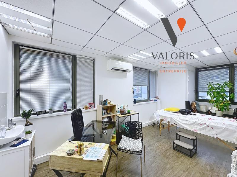 Bureau - 83 m² - 4 pièces