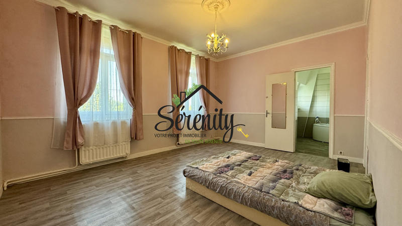 Maison - 225 m² - 7 pièces