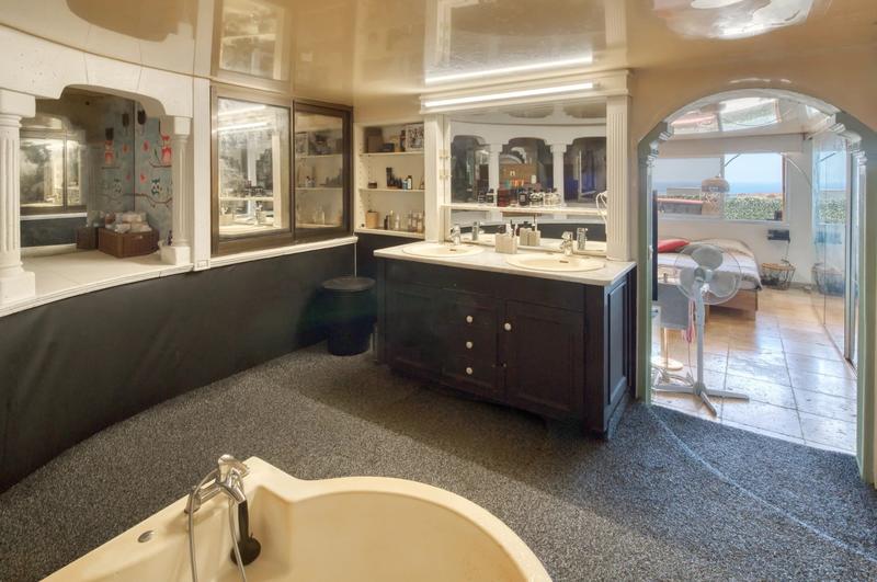 Villa - 347 m² - 9 pièces