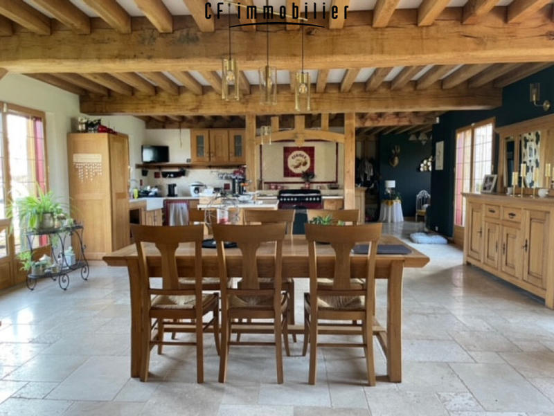 Maison - 215 m² - 6 pièces