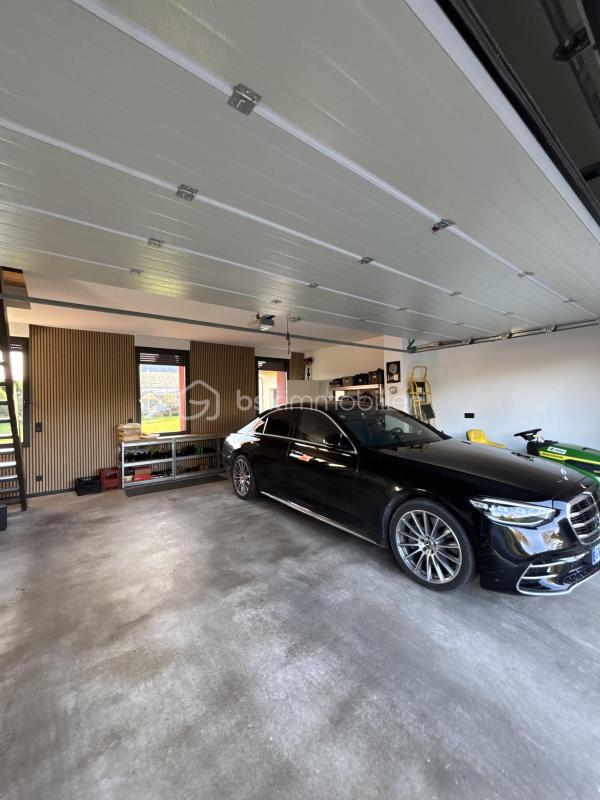 Maison - 460 m² - 12 pièces