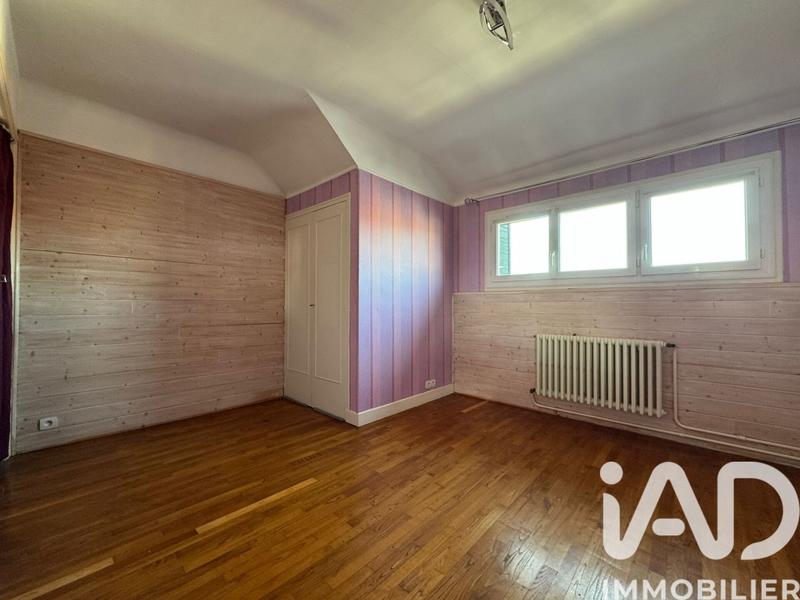 Maison - 208 m² - 10 pièces