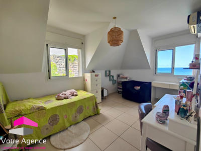 Villa - 220 m² - 8 pièces