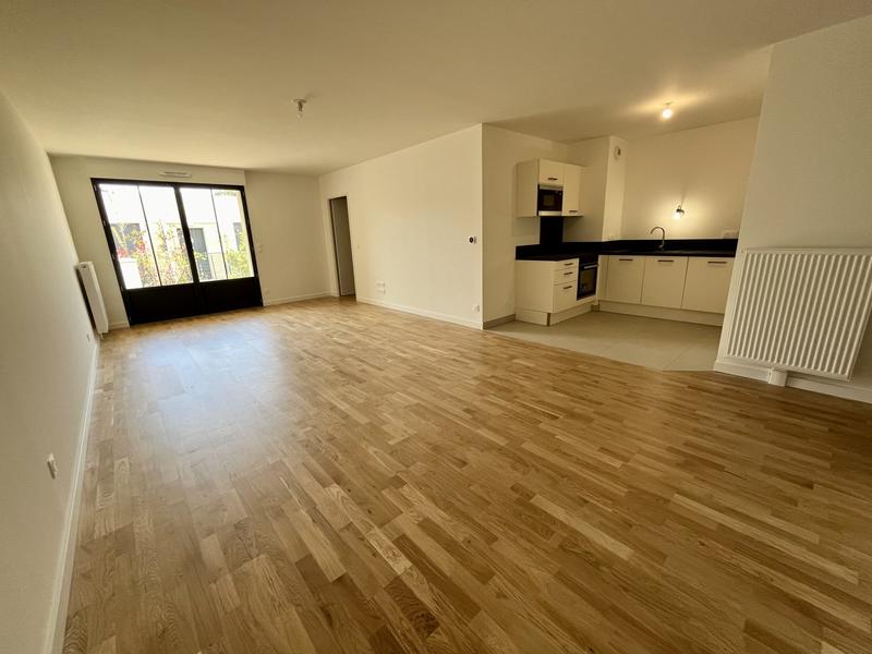 Appartement - 90 m² - 4 pièces