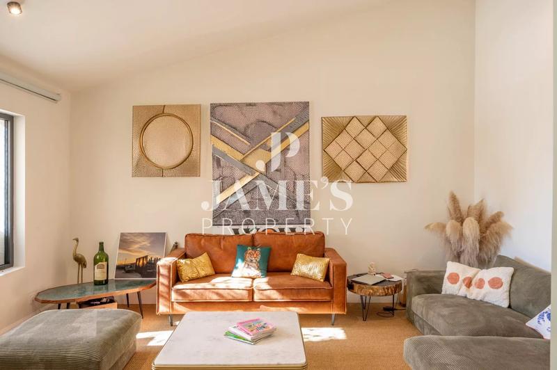 Maison - 180 m² - 5 pièces