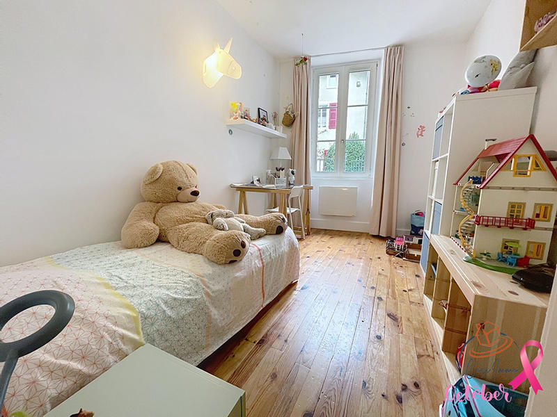 Appartement - 94 m² - 4 pièces