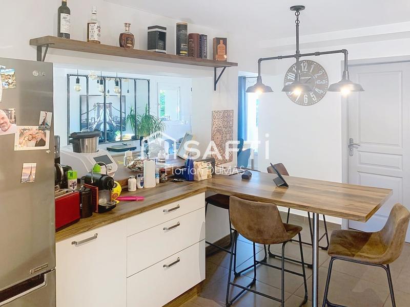 Maison - 180 m² - 8 pièces