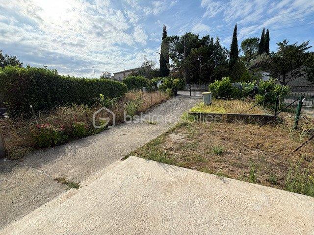 Immeuble - 142 m² - 10 pièces