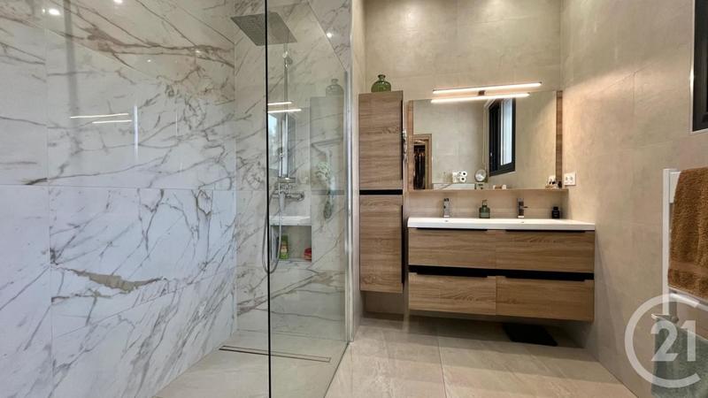 Villa - 169 m² - 5 pièces