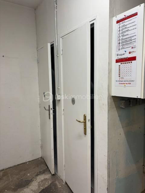 Local d'activité / Entrepôt - 140 m² - 3 pièces