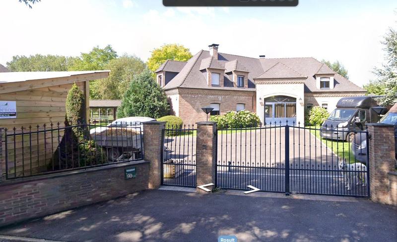 Maison - 275 m² - 8 pièces