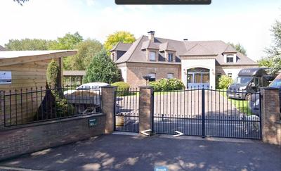 Maison - 275 m² - 8 pièces