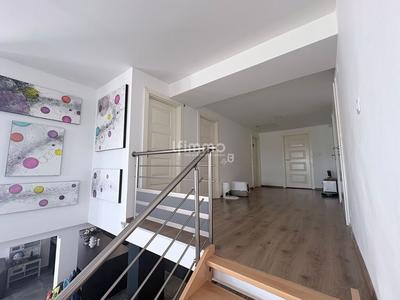Maison - 271 m² - 8 pièces